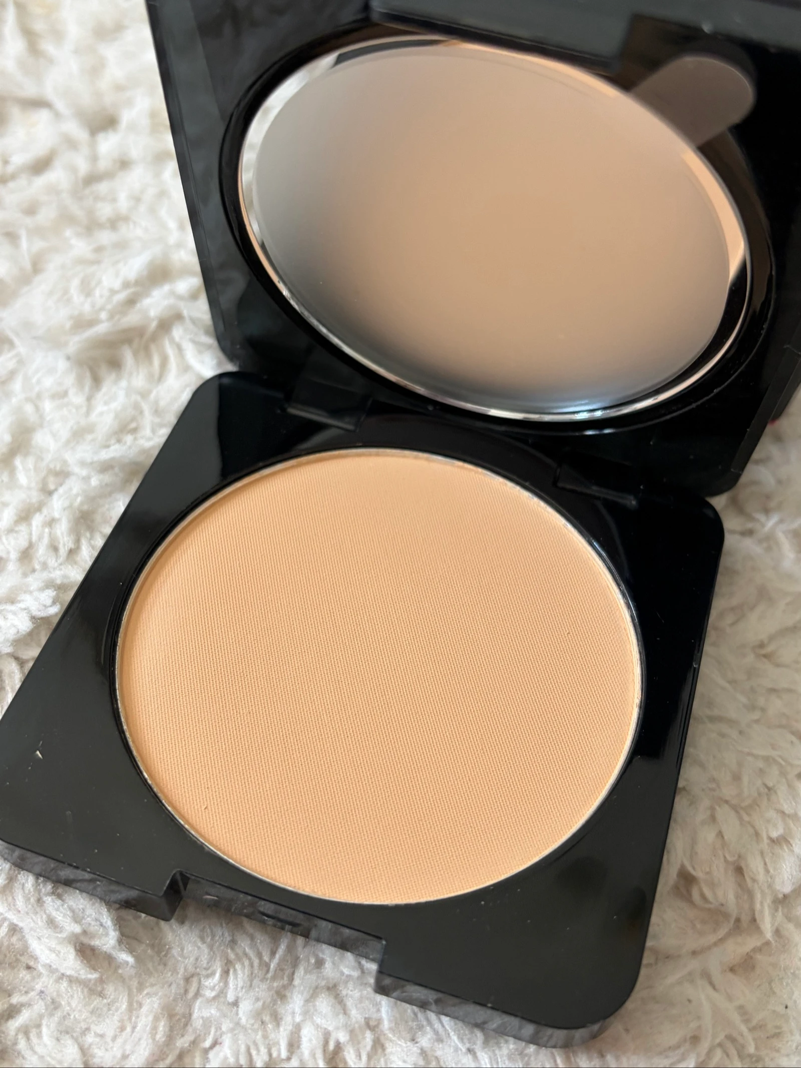 Poudre compacta Huda Beauty nueva nunca usada – photo 2